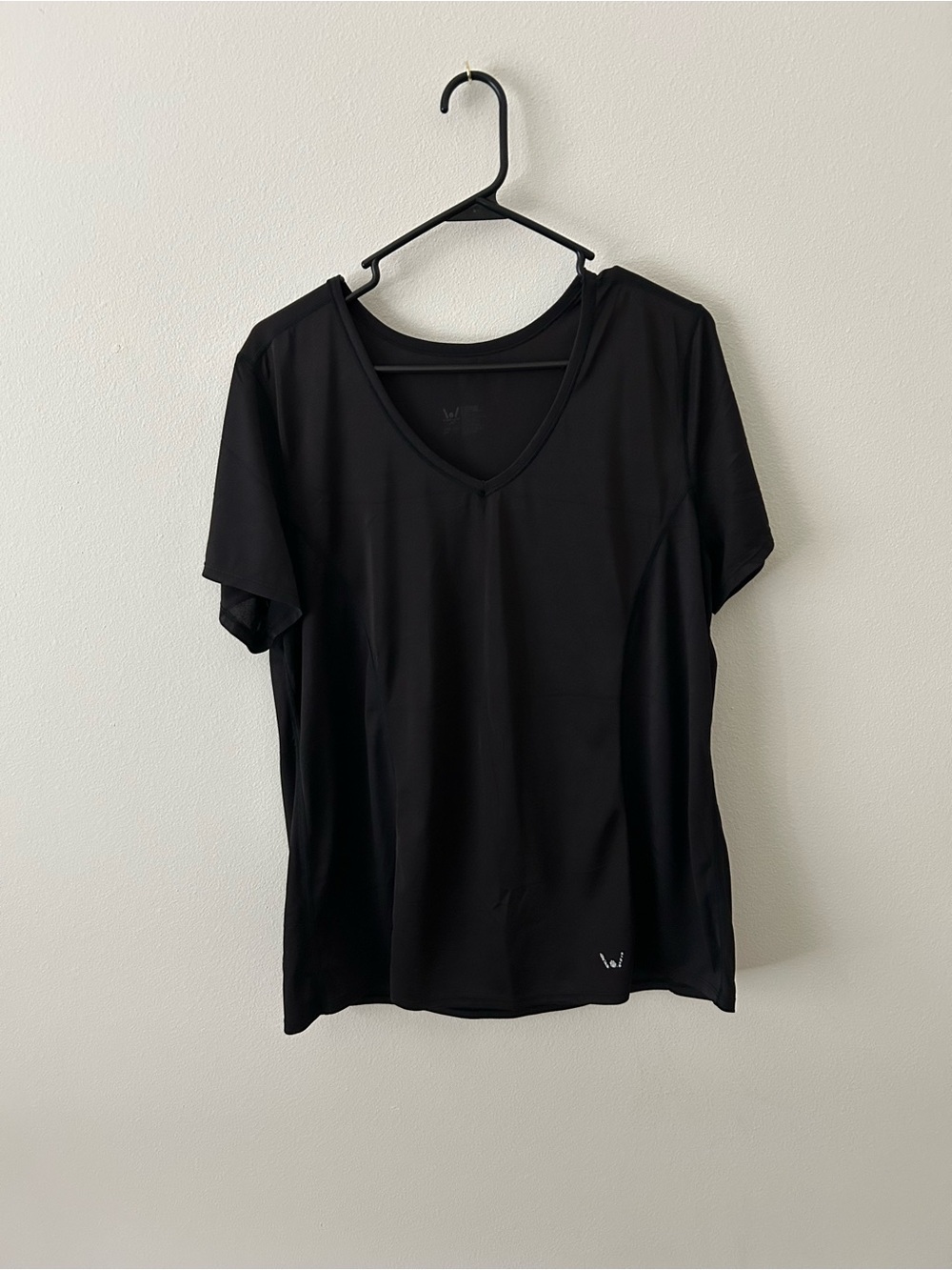 Women's Black V-Neck Short Sleeve Tee